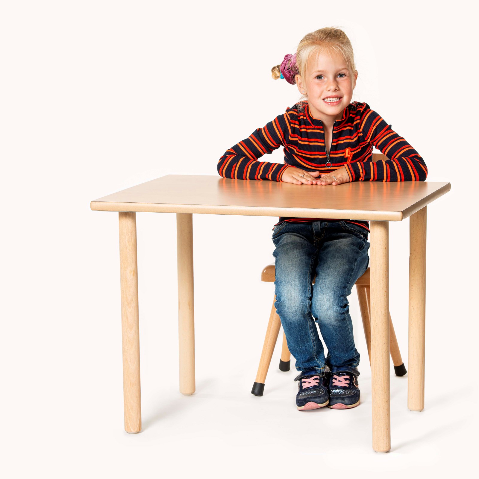 chair-b2-violet-1-nienhuis-montessori