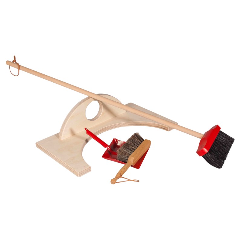 sweeping-guide-nienhuis-montessori